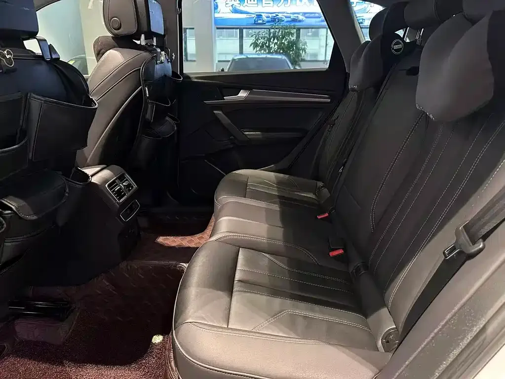 Audi Q5L 2022 из CN, фото 3