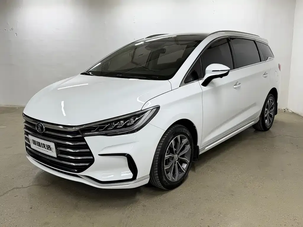 BYD MAX
