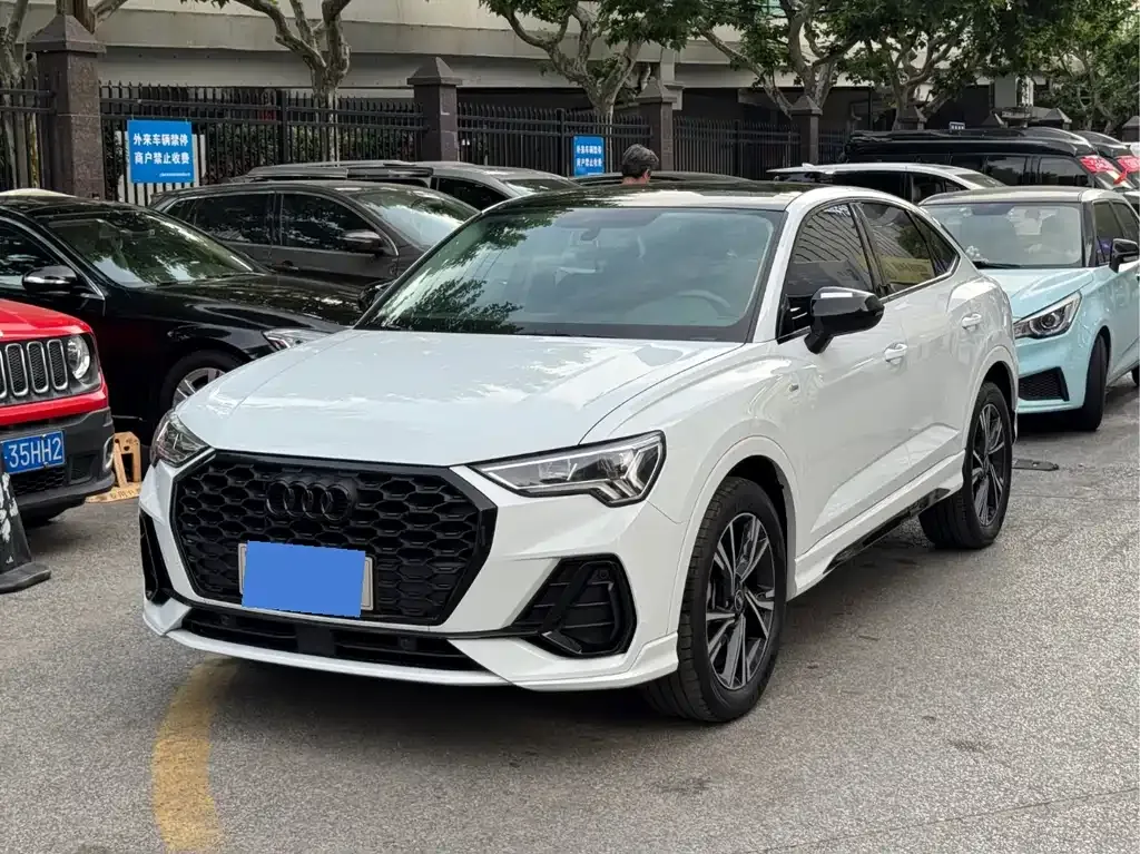 Audi Q3 Sportback — фото 10