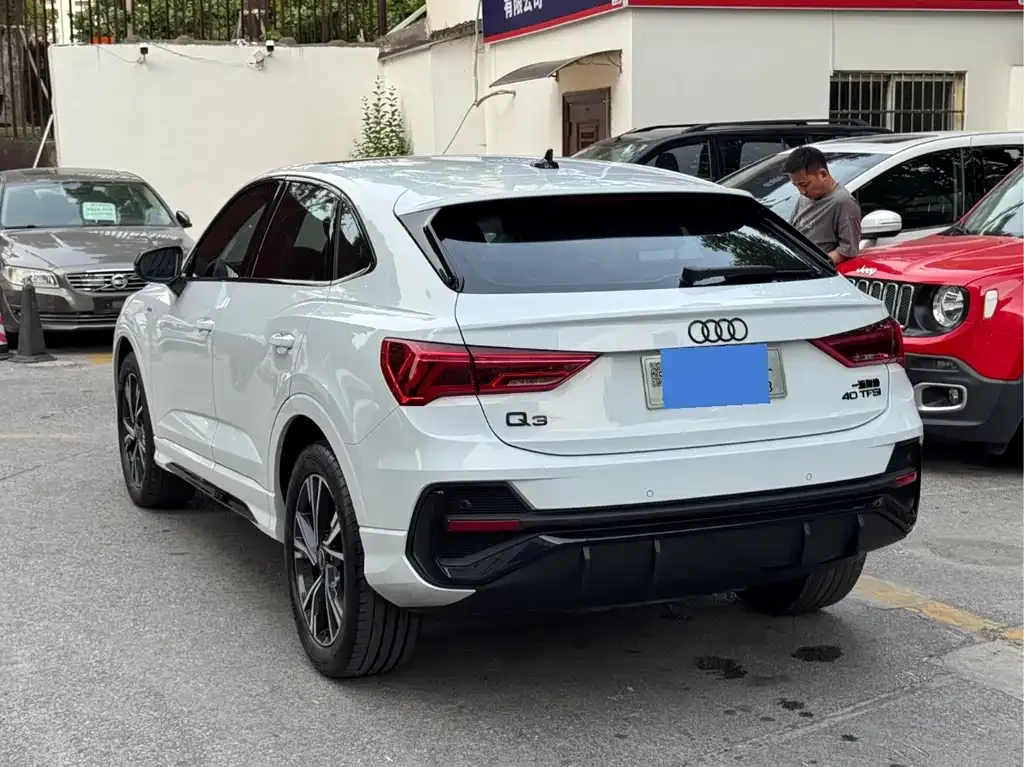 Audi Q3 Sportback — фото 4