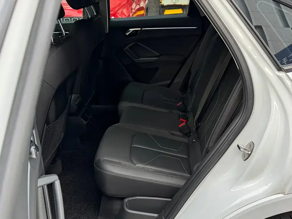 Audi Q3 Sportback — фото 8