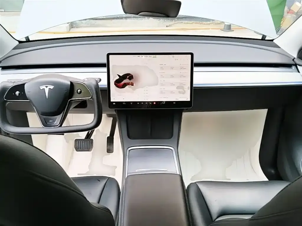 Tesla Model Y — фото 2