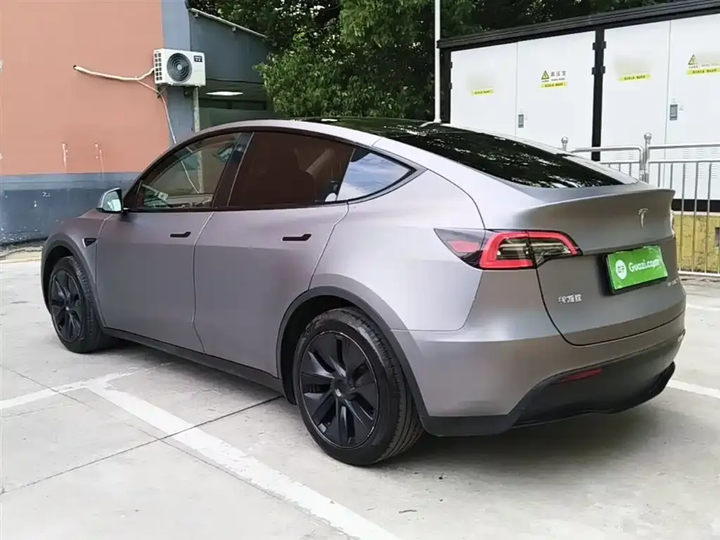 Tesla Model Y — фото 8