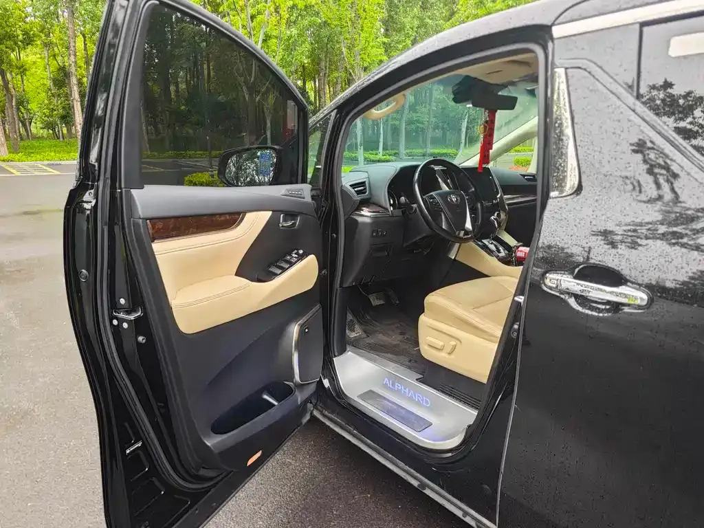 Toyota Alphard 2021 из CN, фото 3