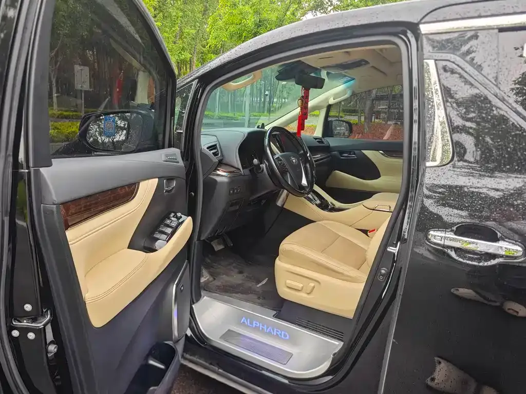 Toyota Alphard 2021 из CN, фото 2