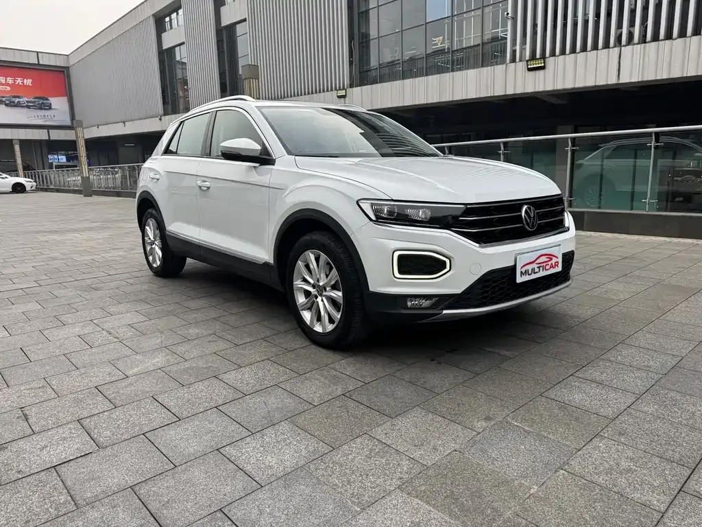 Volkswagen T-Roc — фото 8