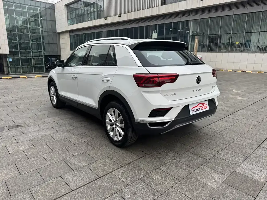 Volkswagen T-Roc — фото 5