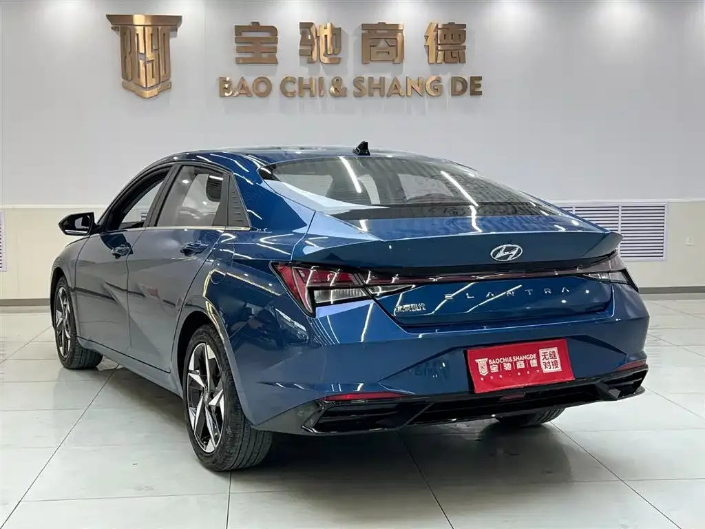 Hyundai Elantra — фото 10