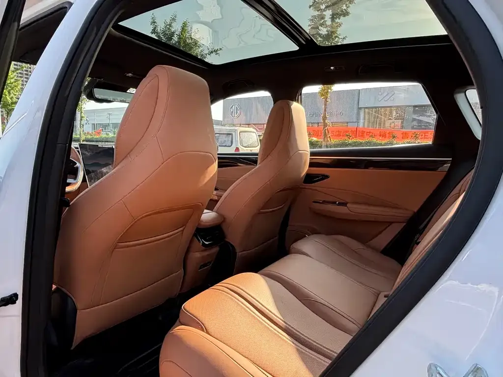 Geely Galaxy L7 — фото 2
