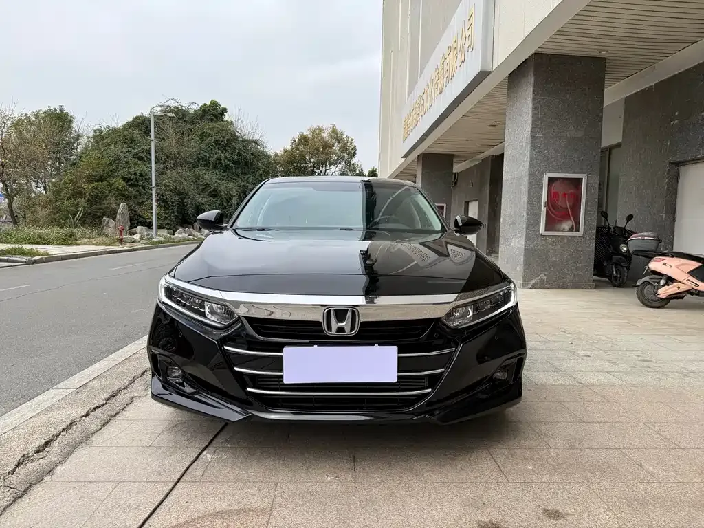 Honda Accord — фото 7