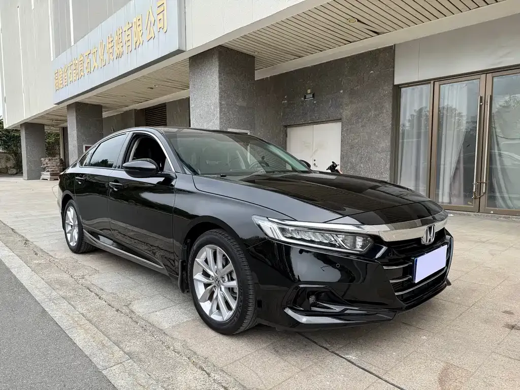 Honda Accord — фото 10