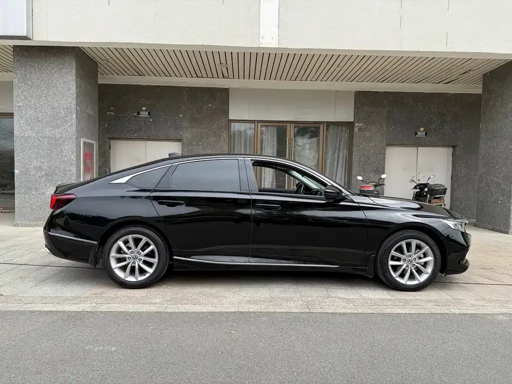 Honda Accord — фото 3