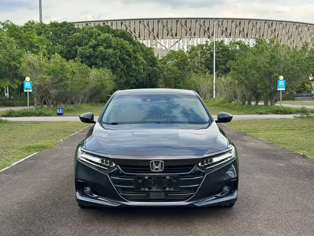 Honda Accord — фото 8