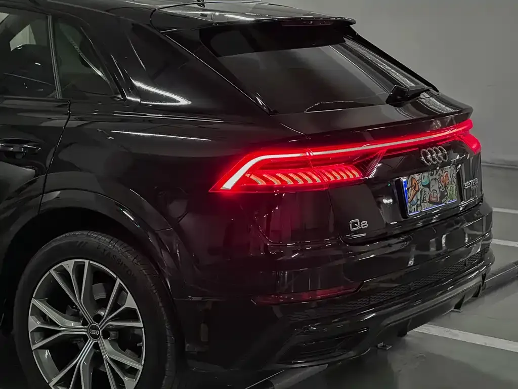 Audi Q8 2021 из CN, фото 10