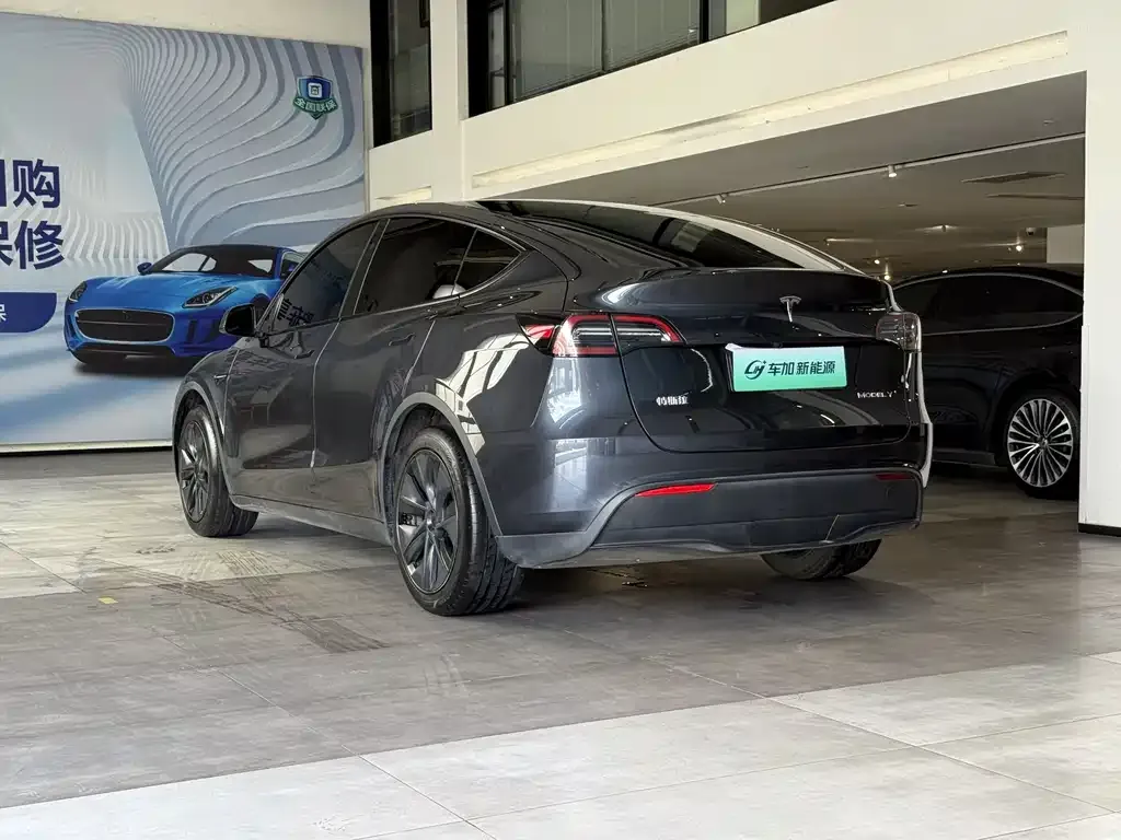 Tesla Model Y — фото 4