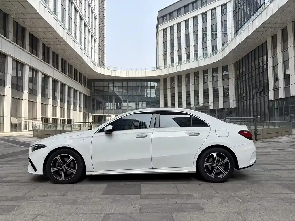 Mercedes-Benz A-Class — фото 8