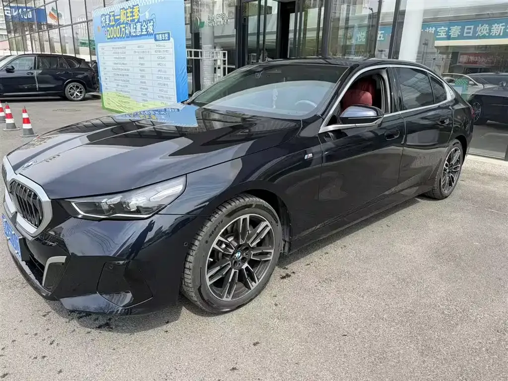 BMW 5 Series 2024 из CN, фото 1