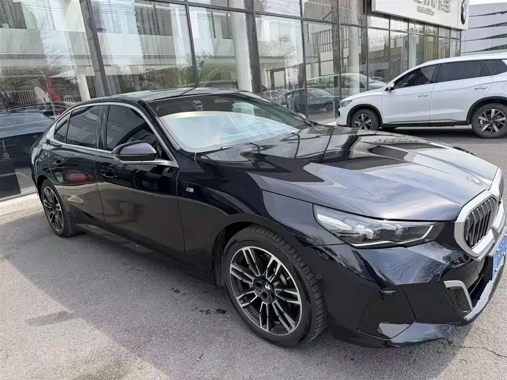 BMW 5 Series 2024 из CN, фото 5