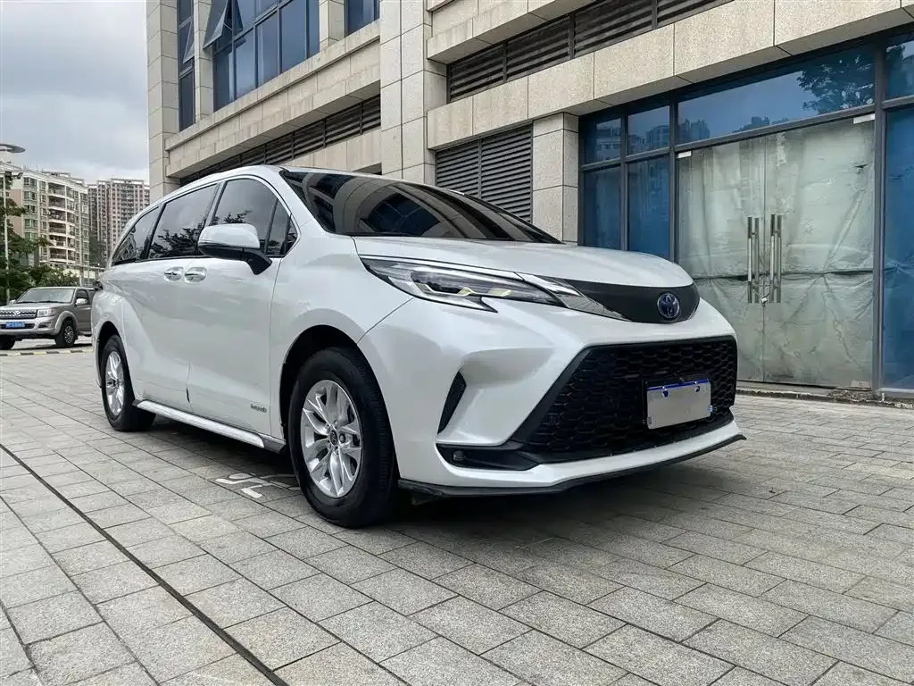Toyota Granvia — фото 9