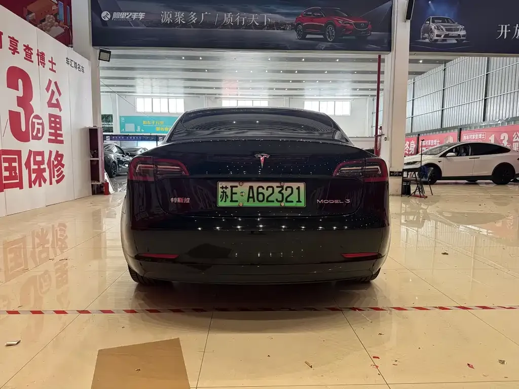 Tesla Model 3 — фото 9