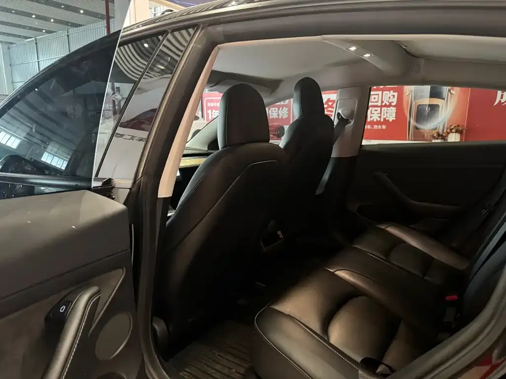 Tesla Model 3 — фото 2