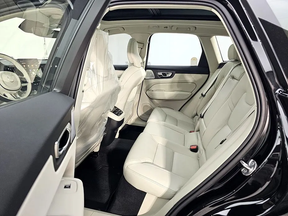 Volvo XC60 2026 из KR, фото 3