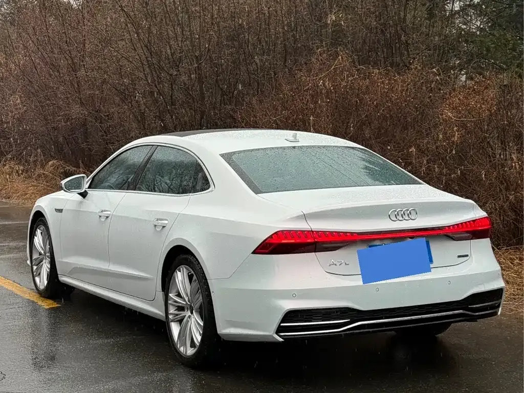 Audi A7L — фото 5