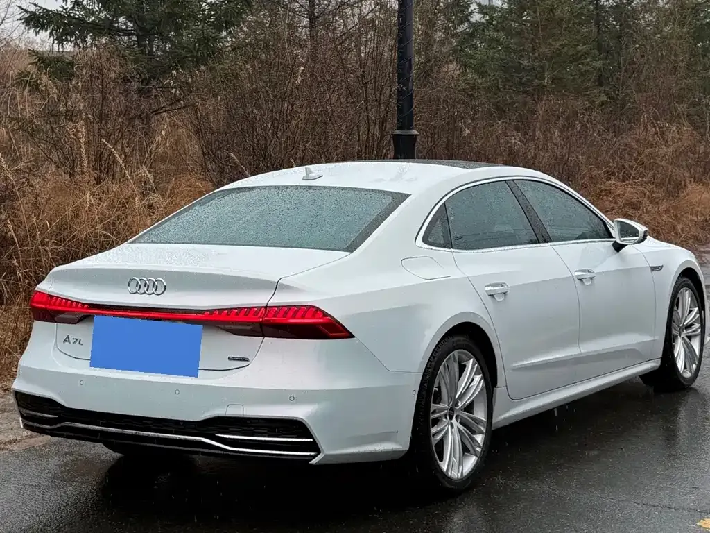 Audi A7L — фото 9
