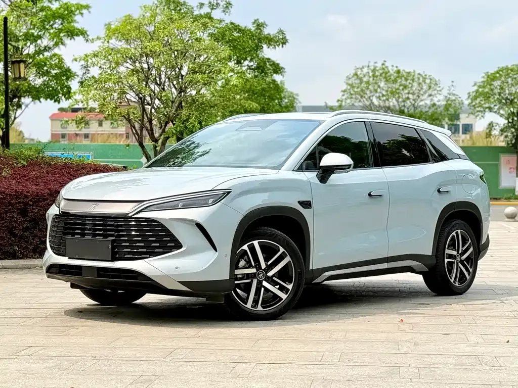BYD L DM-i — фото 1