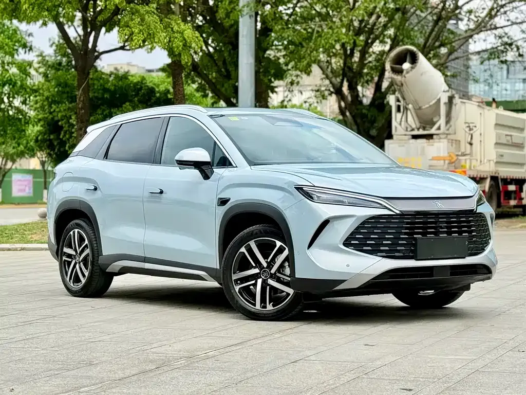 BYD L DM-i — фото 10