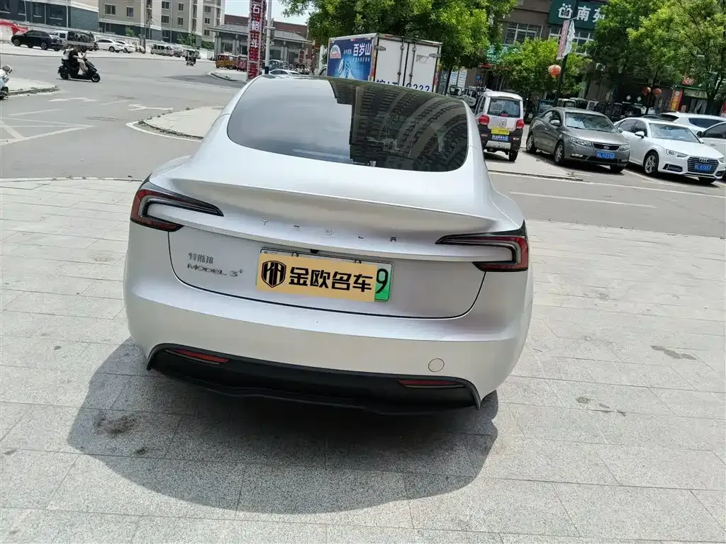 Tesla Model 3 — фото 5