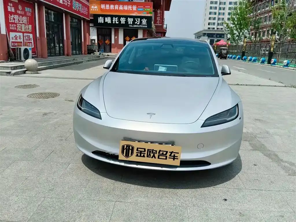 Tesla Model 3 — фото 9