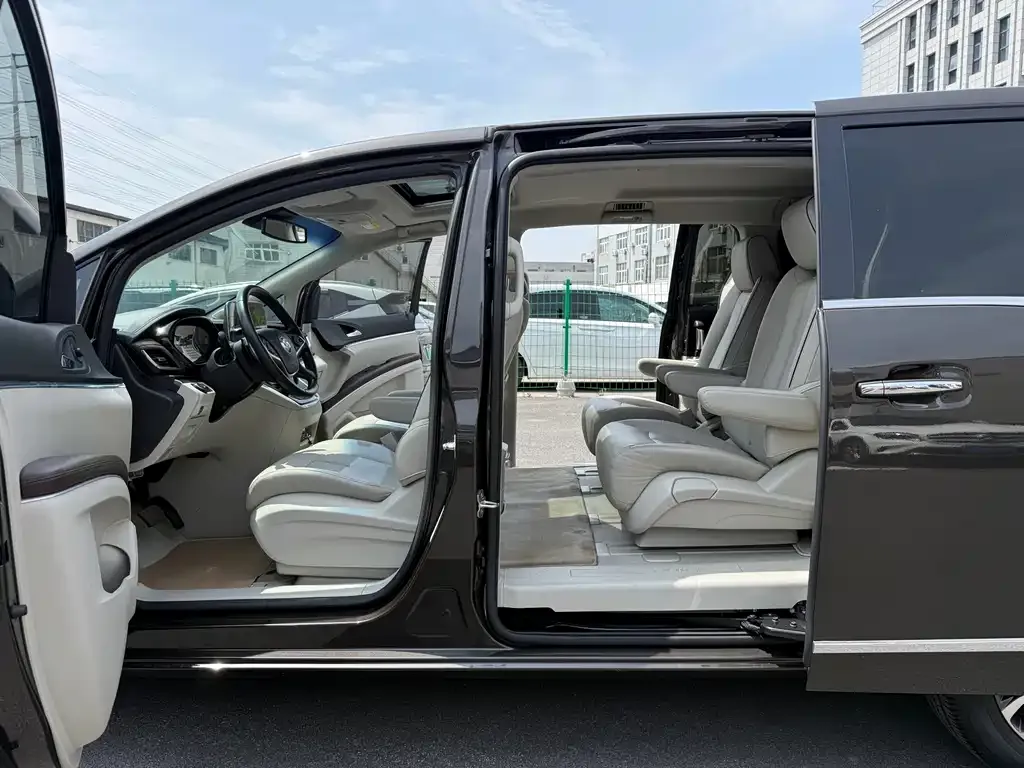 Buick GL8 2021 из CN, фото 7