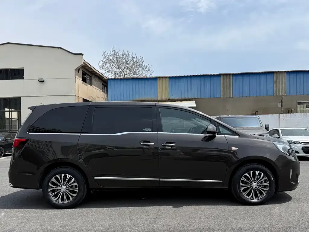 Buick GL8 2021 из CN, фото 2