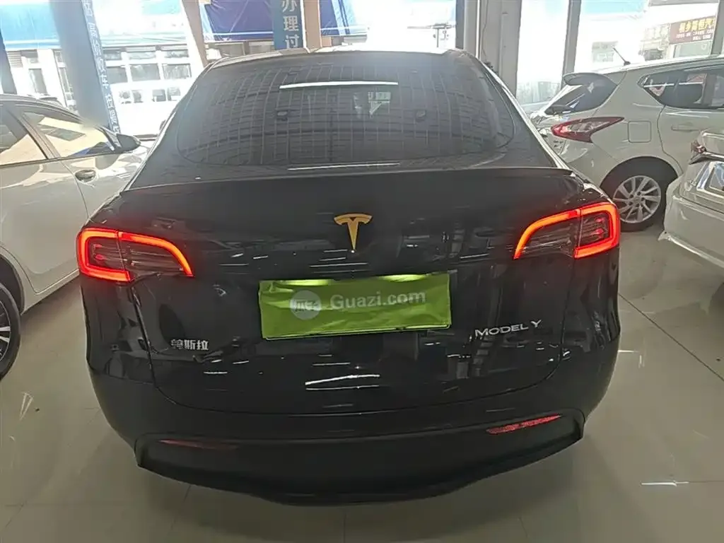 Tesla Model Y — фото 9
