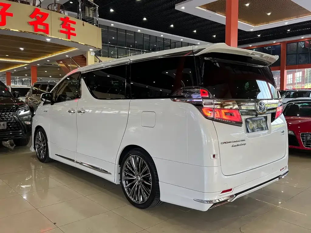 Toyota Vellfire 2021 из CN, фото 2