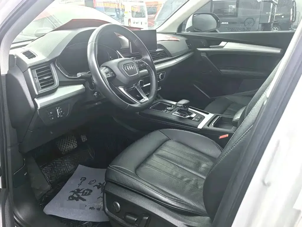 Audi Q5L 2021 из CN, фото 3