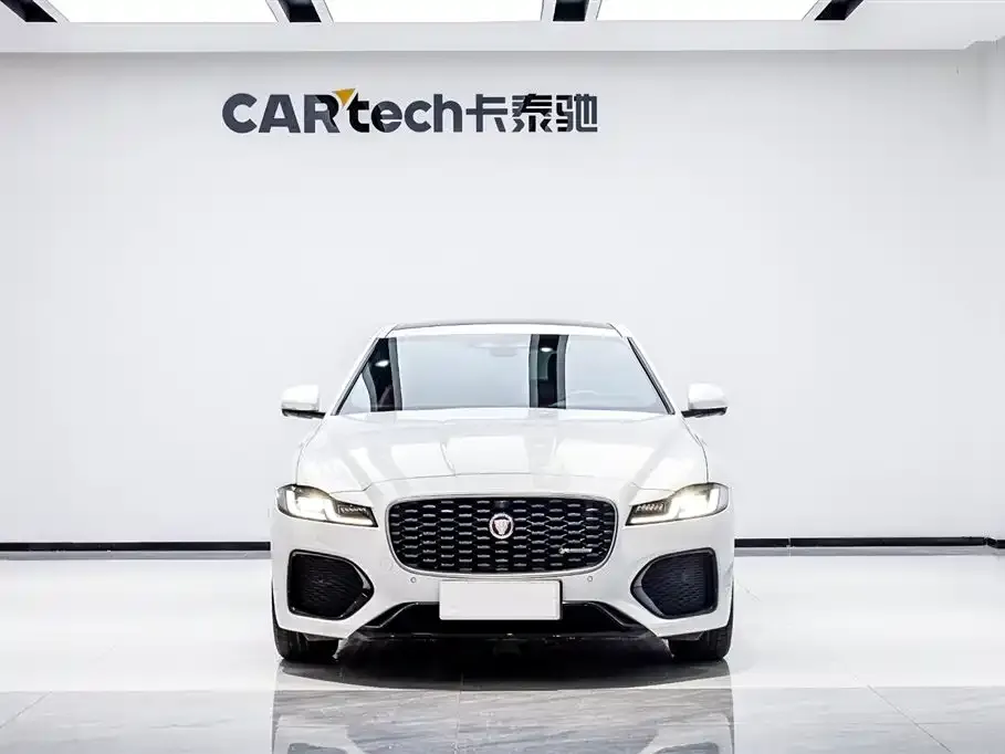 Jaguar XFL — фото 1