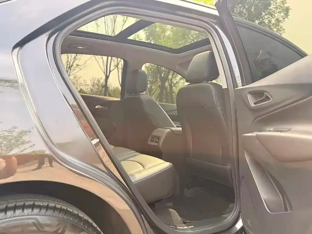 Chevrolet Equinox 2021 из CN, фото 3