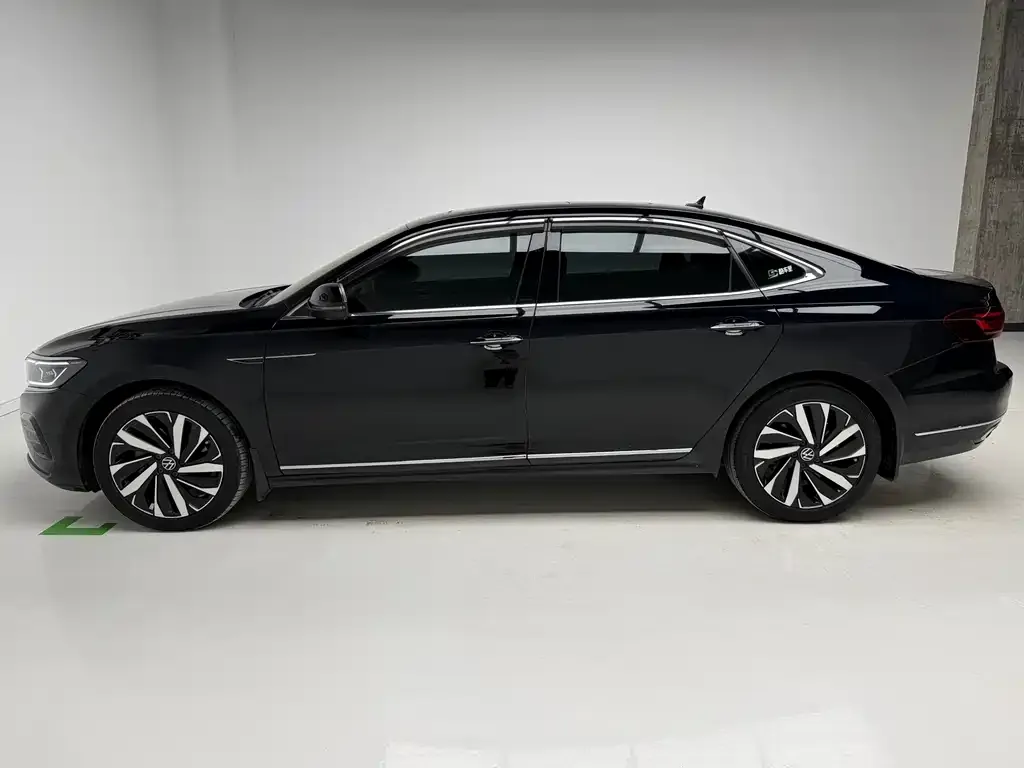 Volkswagen Passat — фото 2