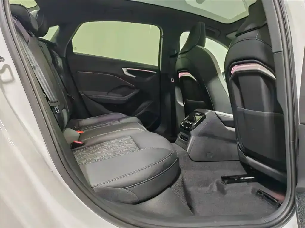 Audi A5L 2026 из CN, фото 9