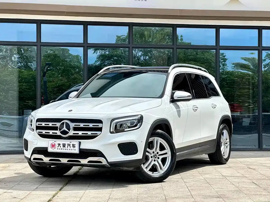 Mercedes-Benz GLB — фото 1
