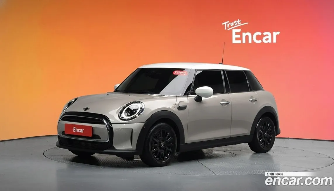 Mini Cooper 5Door Classic 1