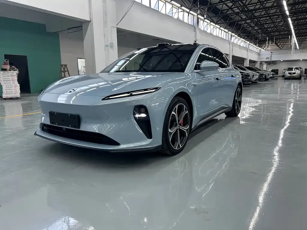NIO ET5