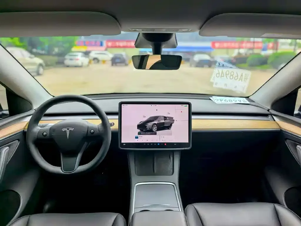 Tesla Model Y — фото 7