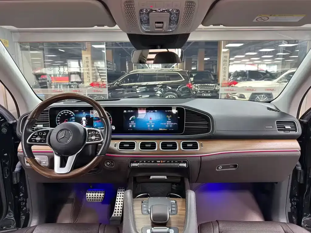 Mercedes-Benz GLS — фото 10