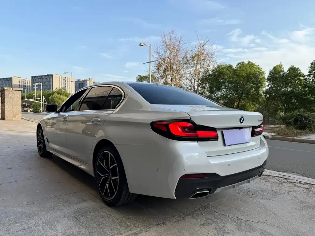 BMW 5 Series — фото 2