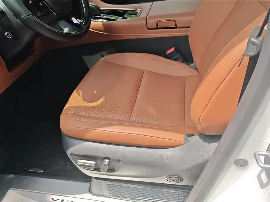 Toyota Alphard — фото 8