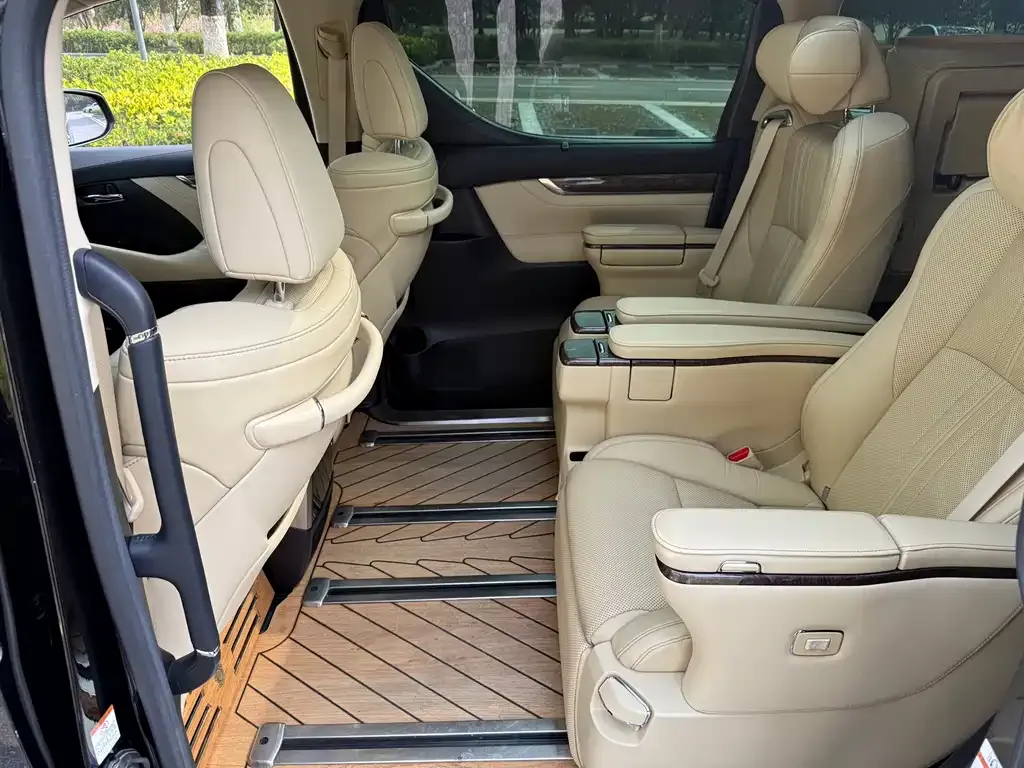 Toyota Vellfire 2021 из CN, фото 4