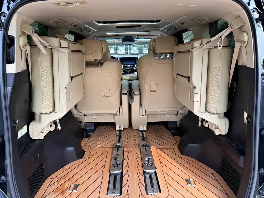 Toyota Vellfire 2021 из CN, фото 2